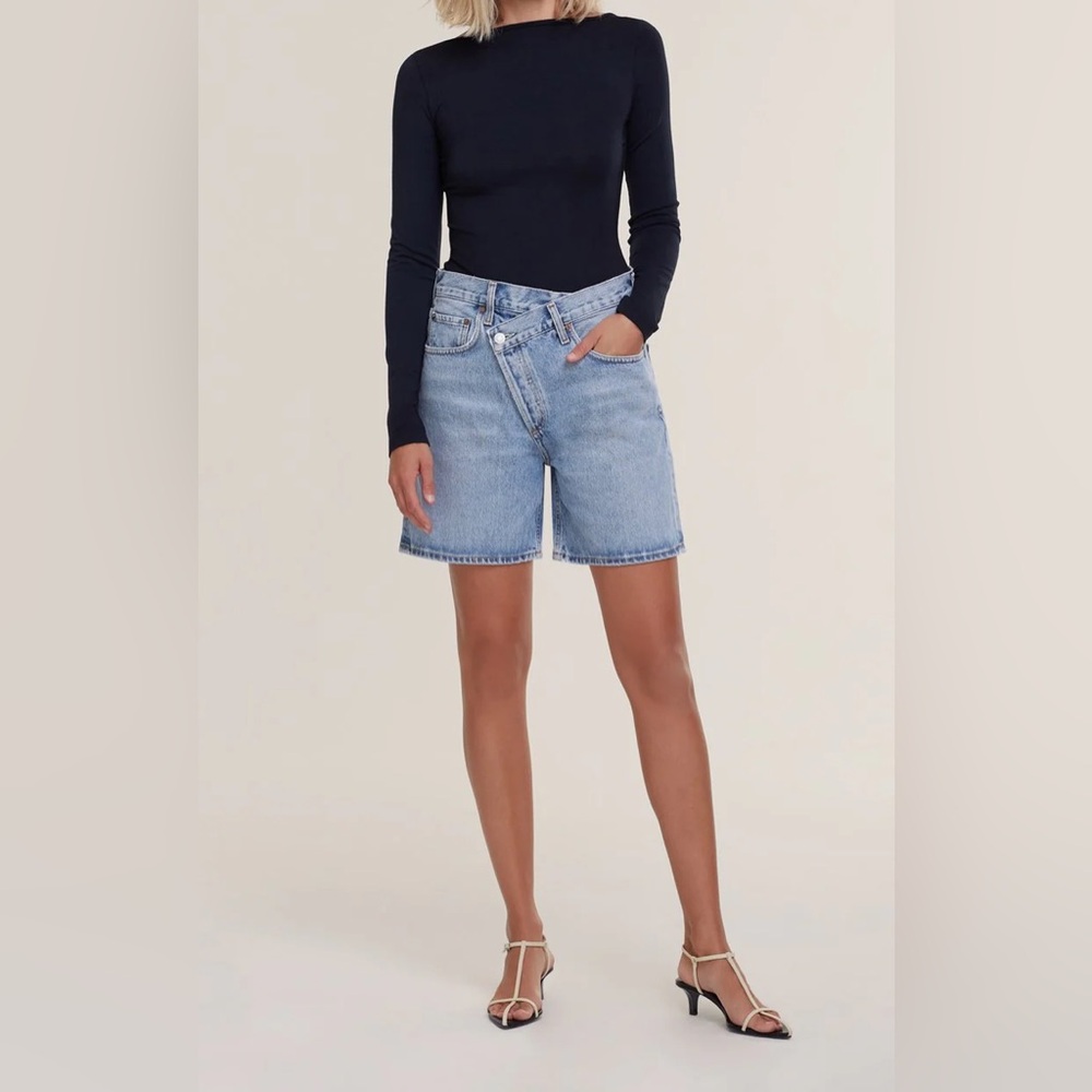 AGOLDE Criss Cross Short in Momentum Sz 28